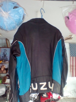 เสื้อหนัง