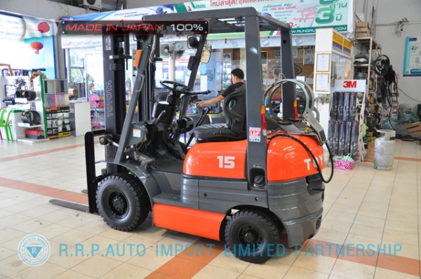 ขายรถโฟล์คลิฟท์มือสอง TOYOTA รุ่น 6FG15-31902 นำเข้าจากประเทศญี่ปุ่น 100\% ไม่เคยใช้งานในไทย