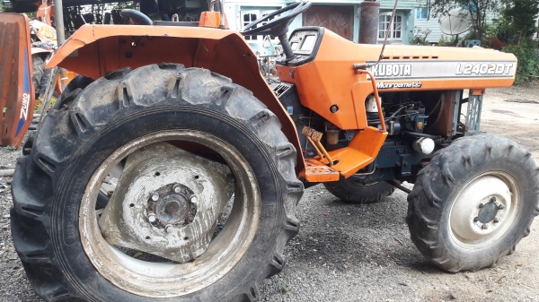 คูโบตัา L2402 DT สองเพลา รถใช้งานได้ปกติสีเดิม ยางพอใช้