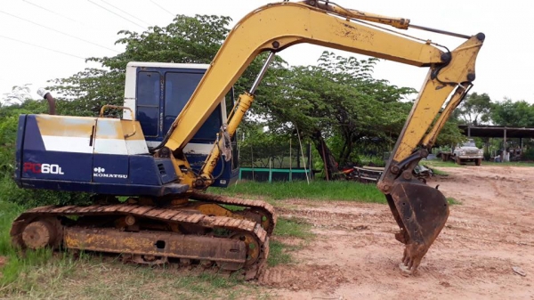 ขายรถแบคโค PC60L-6 สภาพสวยพร้อมใช้งาน ราคา450,000 สนใจโทร 090-8588220 093-3258446 www.narong2truck.com www.truck.in.th/498 https://www.facebook.com/narong2truck/ ID: narong498 ID: 0984610380 เพจ Facebook ณรงค์ ซื้อขายรถมือสอง กลุ่ม Facebook ณรงค์ ซื้อขายร