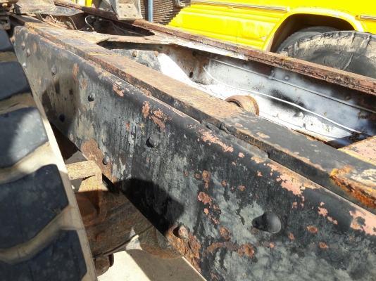 ขายแซซซี 10 ล้อหัวยาวอีซูซุพร้อมเล่มทะเบียน