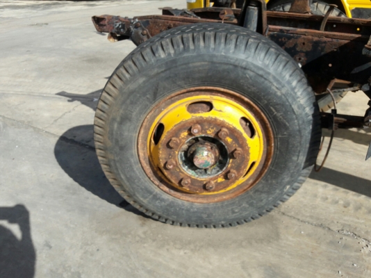 ขายแซซซี 10 ล้อหัวยาวอีซูซุพร้อมเล่มทะเบียน