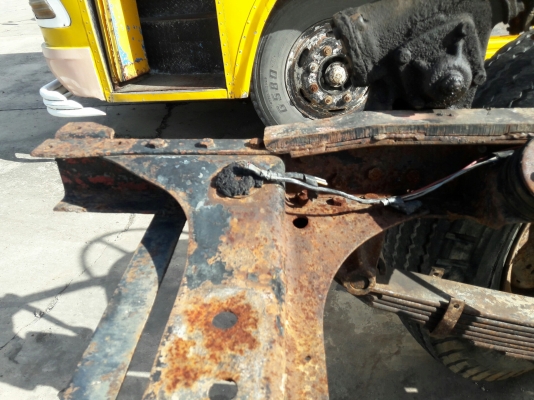 ขายแซซซี 10 ล้อหัวยาวอีซูซุพร้อมเล่มทะเบียน