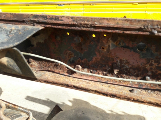 ขายแซซซี 10 ล้อหัวยาวอีซูซุพร้อมเล่มทะเบียน