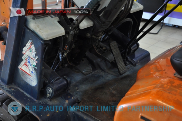 ขายรถโฟล์คลิฟท์มือสอง TOYOTA รุ่น 5FD20-66842 นำเข้าจากประเทศญี่ปุ่น 100\% ไม่เคยใช้งานในไทย