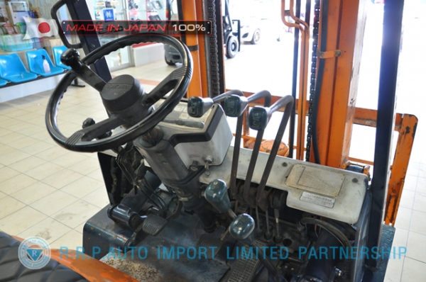 ขายรถโฟล์คลิฟท์มือสอง TOYOTA รุ่น 5FD20-66842 นำเข้าจากประเทศญี่ปุ่น 100\% ไม่เคยใช้งานในไทย