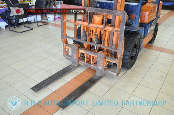ขายรถโฟล์คลิฟท์มือสอง TOYOTA รุ่น 5FD20-66842 นำเข้าจากประเทศญี่ปุ่น 100\% ไม่เคยใช้งานในไทย