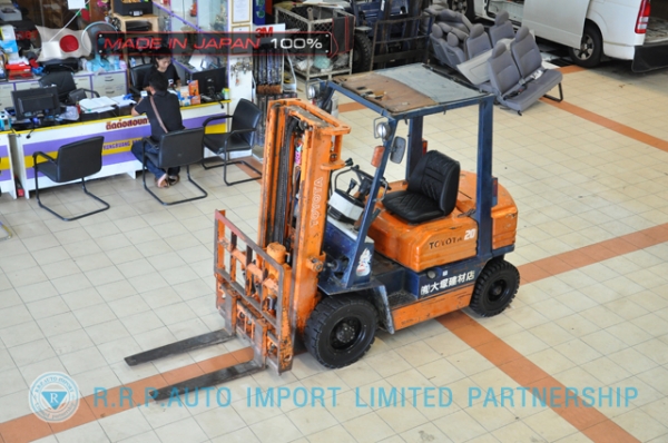 ขายรถโฟล์คลิฟท์มือสอง TOYOTA รุ่น 5FD20-66842 นำเข้าจากประเทศญี่ปุ่น 100\% ไม่เคยใช้งานในไทย