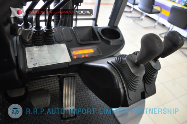 ขายรถโฟล์คลิฟท์มือสอง TOYOTA รุ่น 8FD25-34026 นำเข้าจากประเทศญี่ปุ่น 100\% ไม่เคยใช้งานในไทย