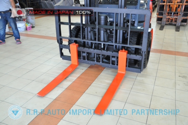 ขายรถโฟล์คลิฟท์มือสอง TOYOTA รุ่น 8FD25-34026 นำเข้าจากประเทศญี่ปุ่น 100\% ไม่เคยใช้งานในไทย