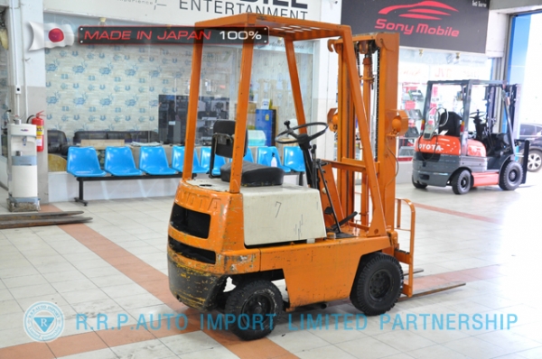 ขายรถโฟล์คลิฟท์มือสอง TOYOTA รุ่น 2FG7-30082 นำเข้าจากประเทศญี่ปุ่น 100\% ไม่เคยใช้งานในไทย