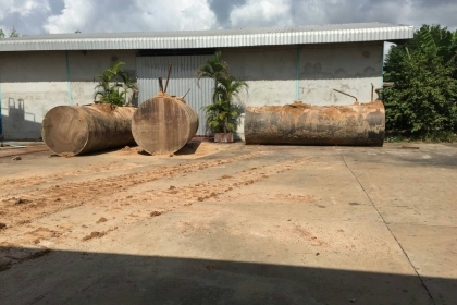 ขายถังน้ำมันใต้ดิน20000ลิตรกั้นกลาง2ช่อง 4 ลูก ๆ ละ50000