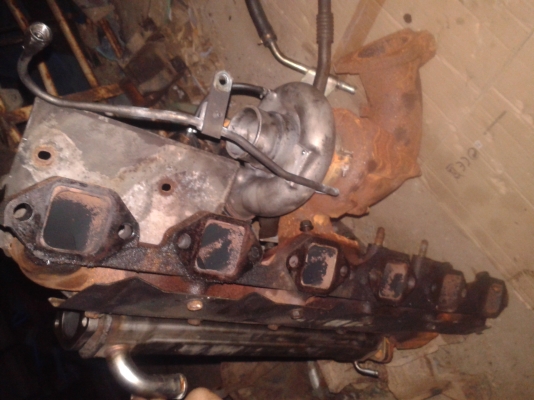 ขายเทอร์โบ 06 พร้อมเขาไอเสียตรงรุ่น6m60 ใส่6D16/15  ได้นะคับ