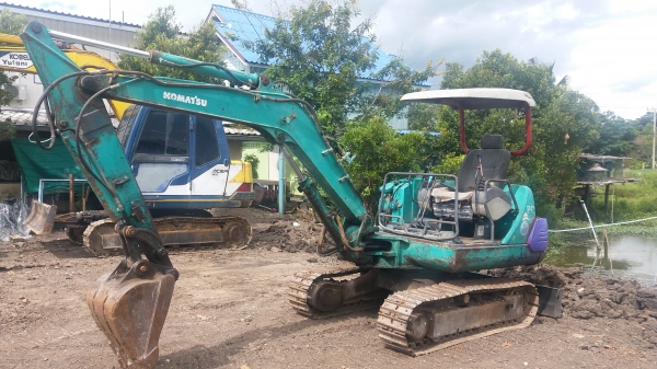 pc30-7eพร้อมใช้ มีลายหัวเจาะ ปั๊มนิ้วคอลโทนน้ำมัน