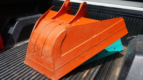 ขายบุ้งกี๋ ขุดร่องสวน แบ๋คโครเล็ก PC20-30-35-40-45.