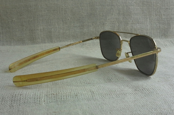 แว่นตาอเมริกันเสืออากาศที่ดีที่สุด ยุค '70s ราคาอนุบาลน่ารัก! Vintage RANDOLPH handmade in USA ตัวแท้! จริงใจ - ไม่จิงโจ้! แว่นตาอเมริกันเสืออากาศที่ดีที่สุด ยุค '70s ราคาอนุบาลน่ารัก! Vintage RANDOLPH handmade in USA ตัวแท้! จริงใจ - ไม่จิงโจ้!