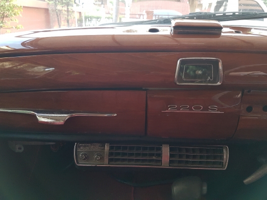 1957 Benz 220S Ponton ตัว Top ภายในแต่งไม้เดิมๆอย่าหรู 1957 Benz 220S Ponton ตัว Top ภายในแต่งไม้เดิมๆอย่าหรู