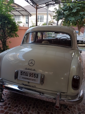 1957 Benz 220S Ponton ตัว Top ภายในแต่งไม้เดิมๆอย่าหรู 1957 Benz 220S Ponton ตัว Top ภายในแต่งไม้เดิมๆอย่าหรู