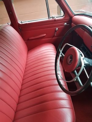 1960 Benz 190S ท้ายมน โบราณ เบาะโซฟาหนังแท้สวยเดิม 1960 Benz 190S ท้ายมน โบราณ เบาะโซฟาหนังแท้สวยเดิม