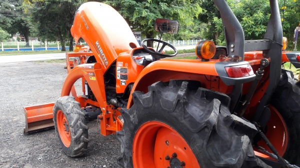 ขายรถไถL4708ใบมีดผาล4พร้อมใช้ครับ