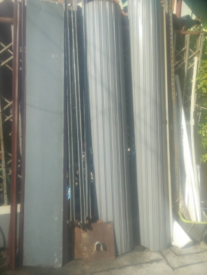 ขายเหมาประตูม้วน2บานสภาพใหม่