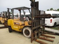 ขาย  Fork lift Cat 4ตัน เสา4เมตร