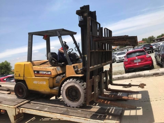 ขาย  Fork lift Cat 4ตัน เสา4เมตร