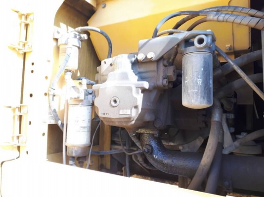 ขาย 1,590,000 KOMATSU pc 200-8 ทำงาน 10,952 ชม. เครืองดี ปั้มแรง โช่หนา เอวแน่น ไฟฟ้าครบ เอกสารแจ้งจำหน่าย  รถอยู่ จ.ปทุมธานี  090-772-3710 090-772-3708