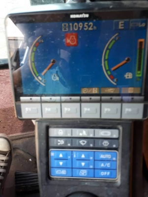 ขาย 1,590,000 KOMATSU pc 200-8 ทำงาน 10,952 ชม. เครืองดี ปั้มแรง โช่หนา เอวแน่น ไฟฟ้าครบ เอกสารแจ้งจำหน่าย  รถอยู่ จ.ปทุมธานี  090-772-3710 090-772-3708