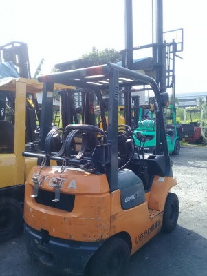 +++ ขายโฟล์คลิฟท์  TOYOTA 7FG15  ขนาด  1.5  ตัน   (รถนอก)  เครื่องยนต์เบนซิน  แก๊ส  เสา  4  เมตร  งา 1,070  มม.   เกียร์ออโตเมติค  ยางตันครับ