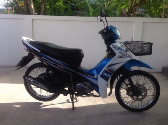 Yamaha Spark115i หัวฉีด สตาร์ทมือ ขาว น้ำเงิน สวย