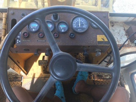 ขายรถตักKOMATSU รุ่น505 นำเข้าญี่ปุ่นไม่เคยใช้งานในไทย สภาพดี เอวอ่อน เครื่องดีเซล4สูบ Line: Jiraroj2900