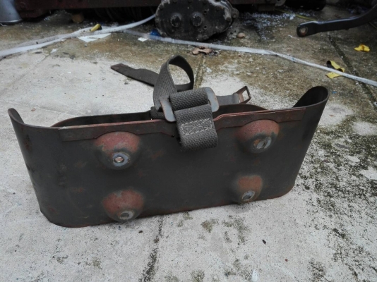 ฐานยึดถังน้ำมันแท้ ขึ้นรูปชิ้นเดียว พร้อมเชือก สวยๆๆรัดถังครบๆๆ ฐานยึดถังน้ำมันแท้ ขึ้นรูปชิ้นเดียว พร้อมเชือก สวยๆๆรัดถังครบๆๆ