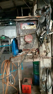 แท่นกลึง,ตู้เชื่อม,ปั้มลม,แท่นอัดไฮดรอลิค เครื่องเจาะ