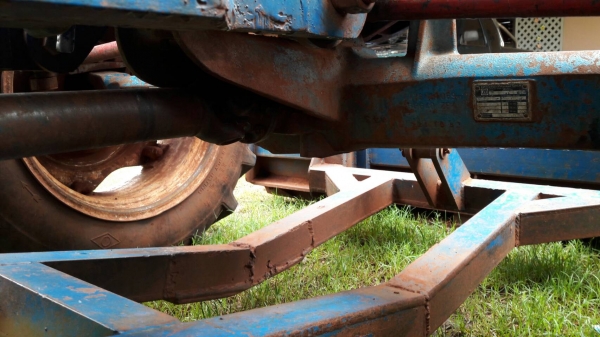 รถไถฟอร์ด 6610