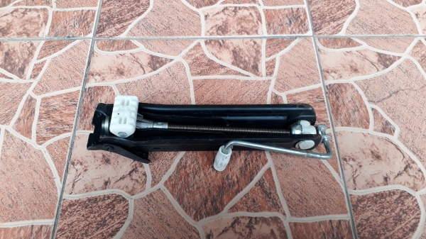 แม่แรง ยกรถ MERCEDES BENZ W209 CLK ปี2003-2008 แม่แรง ยกรถ MERCEDES BENZ W209 CLK ปี2003-2008