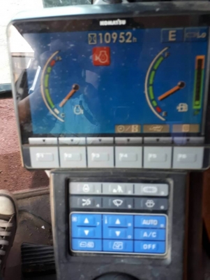 ขาย 1,590,000 บาท KOMATSU PC200-8 ทำงาน 10,952 ชม. เครืองดี ปั้มแรง โช่หนา เอวแน่น ไฟฟ้าครบ เอกสารแจ้งจำหน่าย   รถอยู่ จ.ปทุมธานี โทร&amp;ไอดีไลน์ 0610710295