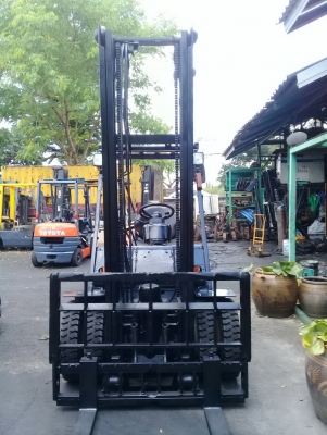 +++ ขายโฟล์คลิฟท์  TOYOTA 6FD25  ขนาด  2.5  ตัน  เครื่องยนต์ดีเซล  เสา 4.5  เมตร  ฮิ้งค์โฟล์ค  เกียร์ธรรมดา  ล้อหน้าคู่  ยางตันใหม่ครับ