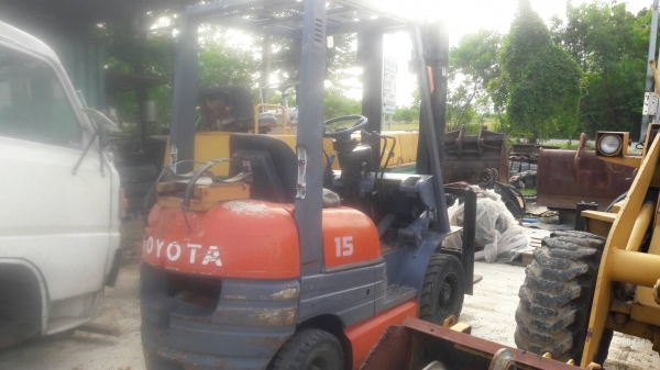 ขายรถยก(โฟคลิฟ) ยี่ห้อ TOYOTA รุ่น 6FG15 เกียร์ ออโต้ รถเก่าจากนอก ยกได้ 3เมตร ขาย115,000บาท ขายรถยก(โฟคลิฟ) ยี่ห้อ TOYOTA รุ่น 6FG15 เกียร์ ออโต้ รถเก่าจากนอก ยกได้ 3เมตร ขาย115,000บาท