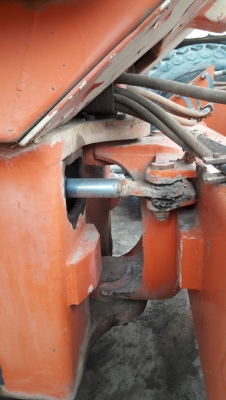 รถบดสั่นสะเทือน COMPACTOR 612DT