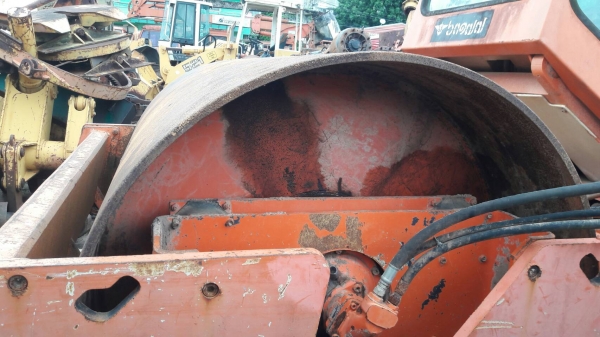 รถบดสั่นสะเทือน COMPACTOR 612DT