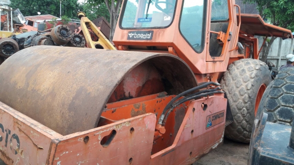 รถบดสั่นสะเทือน COMPACTOR 612DT