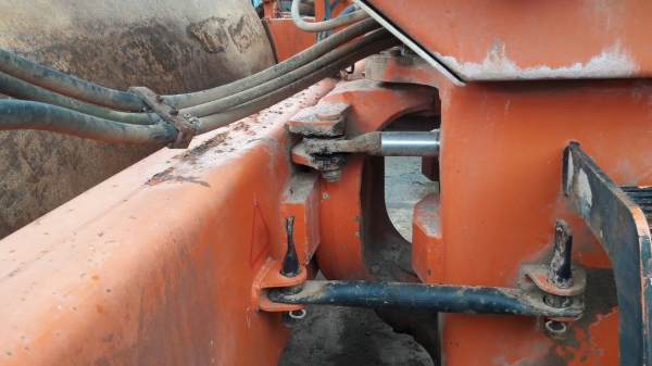 รถบดสั่นสะเทือน COMPACTOR 612DT