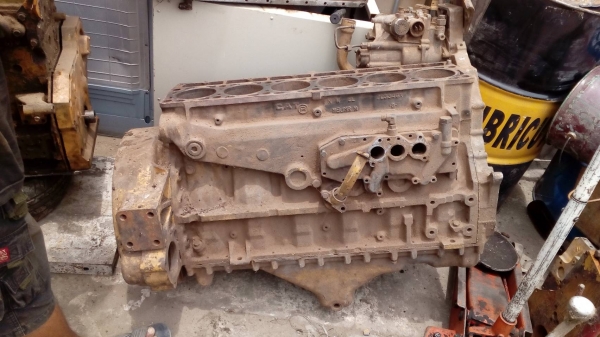 ขายเสื้อสูบรถแมคโค  รถตัก CAT-3116 สภาพสวยพร้อมอุปกรณ์ก้นอ่าง รับประกันไม่มีรอยแตก ขายไม่แพงครับ