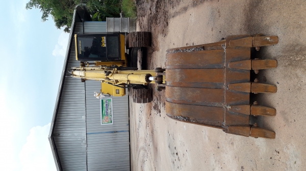 ต้องการขายโคมัตสุ120-5