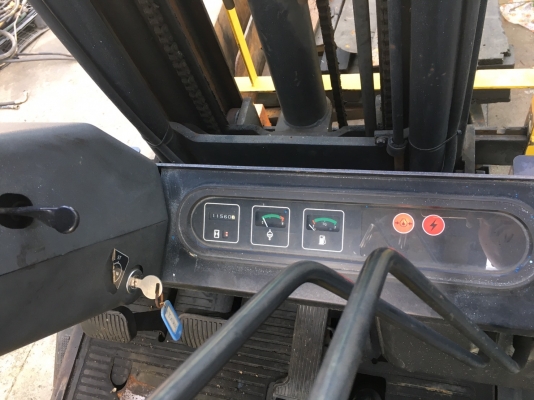 ขายรถโฟร์คลิฟท์เบนซิล 1.5ตัน เสายกสูง6เมตร