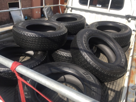 ยาง Bridgestone 245 70 16 ปี17 มี5ชุด ดอกเต็ม ไม่มีปะ เนื้อนิ่มๆ ใช้ยาว ราคาไม่แพง