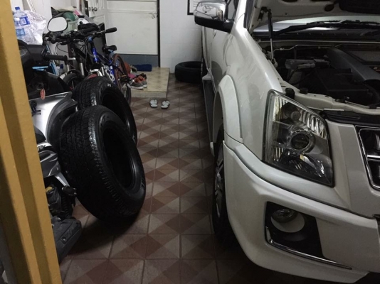 ยาง Bridgestone 245 70 16 ปี17 มี5ชุด ดอกเต็ม ไม่มีปะ เนื้อนิ่มๆ ใช้ยาว ราคาไม่แพง