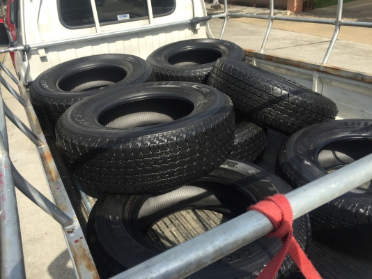 ยาง Bridgestone 245 70 16 ปี17 มี5ชุด ดอกเต็ม ไม่มีปะ เนื้อนิ่มๆ ใช้ยาว ราคาไม่แพง