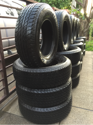ยาง Bridgestone 245 70 16 ปี17 มี5ชุด ดอกเต็ม ไม่มีปะ เนื้อนิ่มๆ ใช้ยาว ราคาไม่แพง